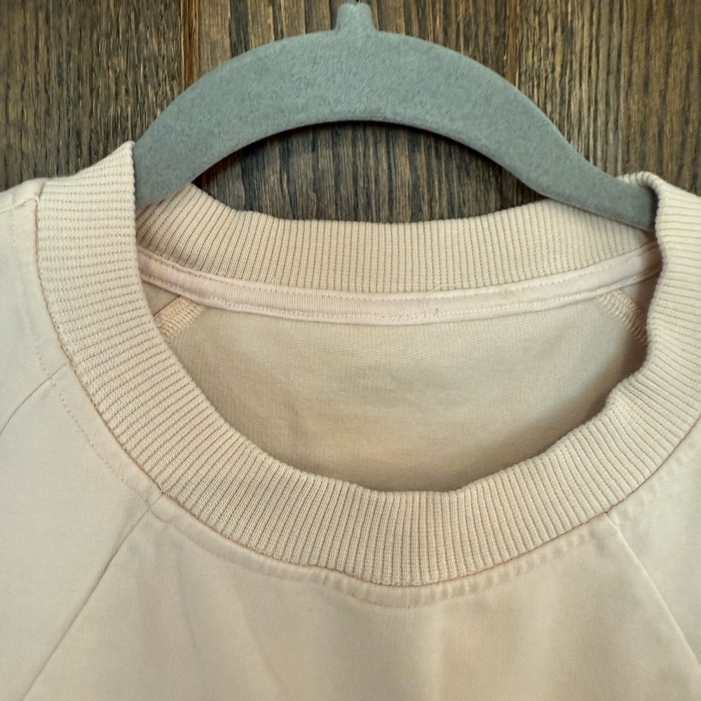 Lululemon Scuba Crewneck Sweatshirt in Silk Rose - Size 10 - Picture 4 of 7